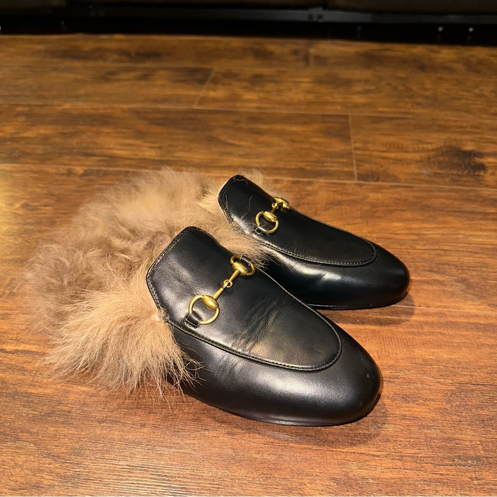 New Gucci Black Leather Mules with Brown Fur